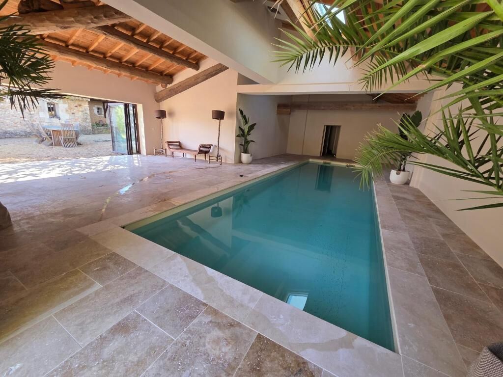 Piscina interna, piscina externa