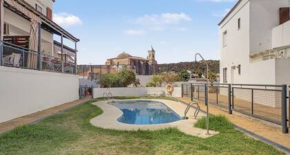 Apartment 'Casa Vista Alegre' with Shared Pool, Wi-Fi and Air Conditioning