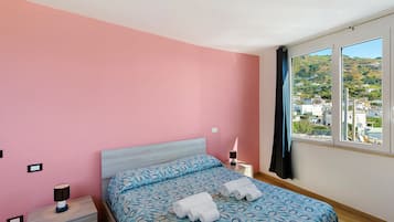 WiFi, bed sheets