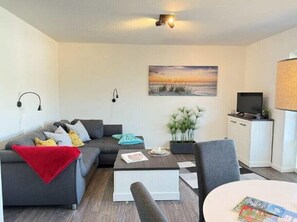 Living area - Cozy Holiday Apartment ODIN in Schönhagen near the Beach (Brodersby-Schönhagen)