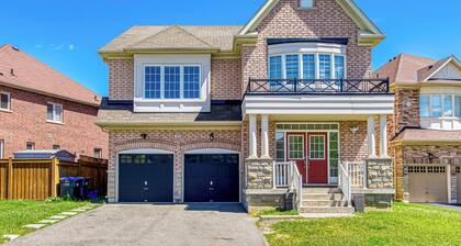 Executive 4BR Home | Jacuzzi | Fireplace | Office