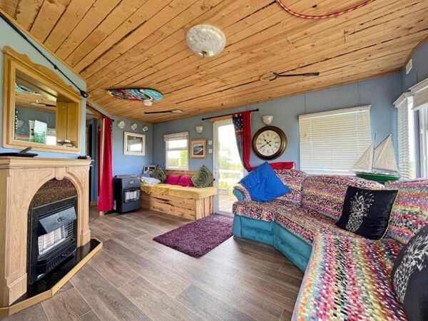 Cozy Carrowmenagh Cabin Retreat - Ireland