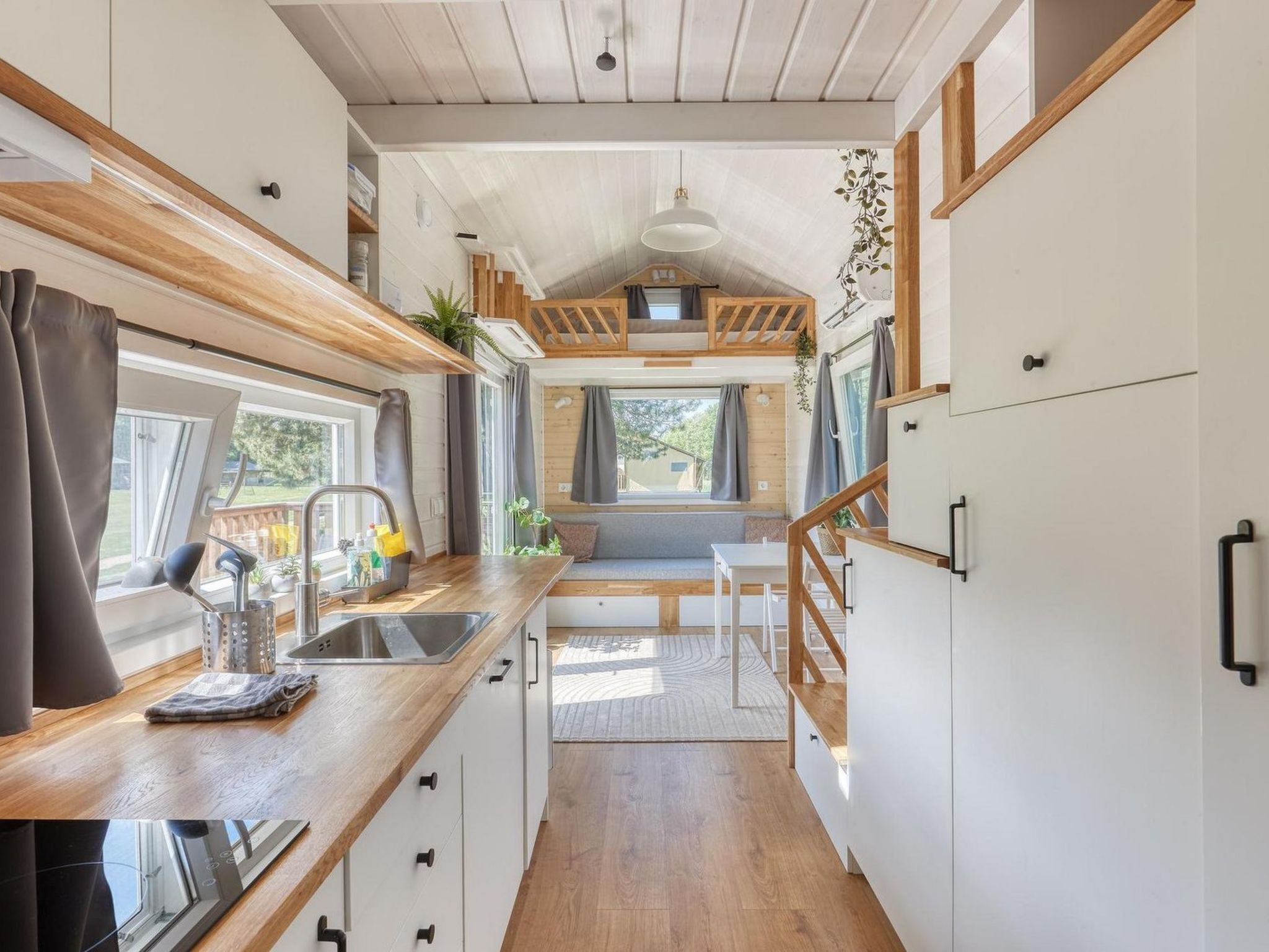 Fridge, cookware/dishes/utensils