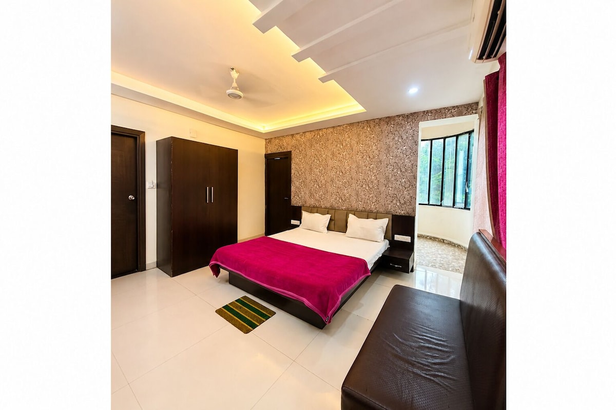 Superior Room | Desk