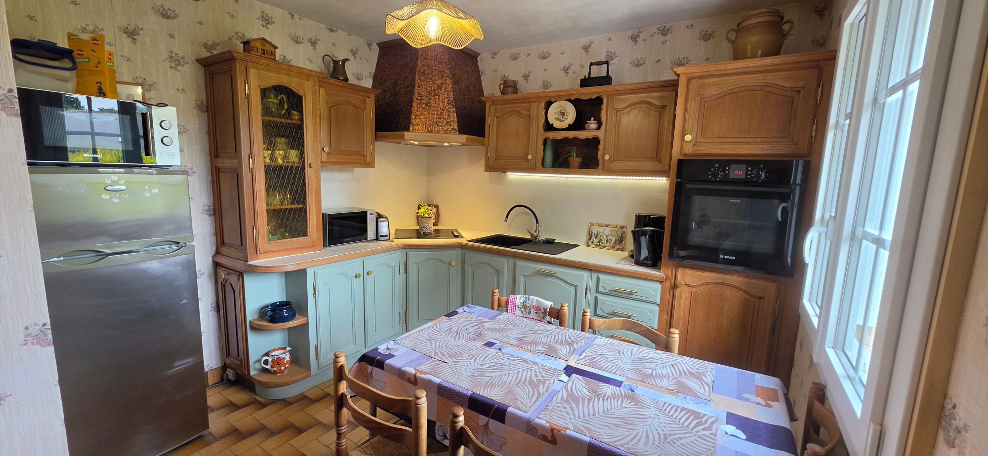 Coffee/tea maker, microwave, stovetop, dishwasher
