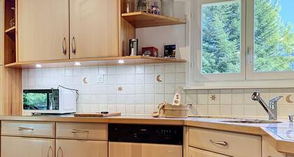Nice apartment in villa for 4 people with WIFI, terrace and pets allowed