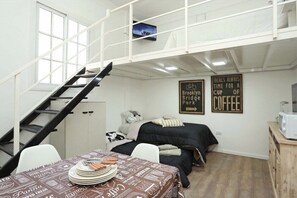 Dining - Beautiful Apartment in San Telmo (Buenos Aires)