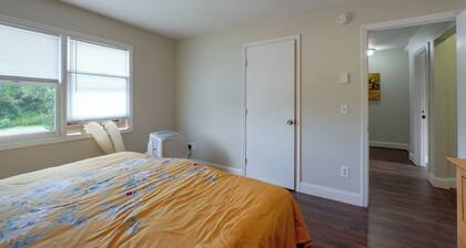Hudson Valley Duplex: Hike, Sip + Explore!