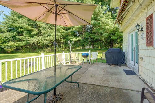 Patio + Yard: Extended Escape in Hudson Valley!