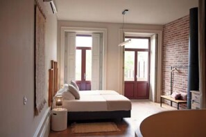 Room - Spacious 3-Bedroom Apartment with Private Sauna (Porto)