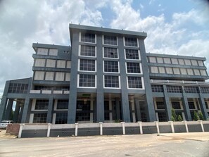 Exterior - Galaxy La Palm Royal Resort (Uburu)