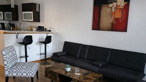 Unclassified image, 5 of 22, button - Modern 3BR Home with AC Near Downtown Seattle (Seattle)