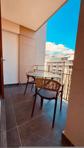 Room - Lux 1 Bed w Balcony Gym Pool in Cape Town CBD (Cape Town)