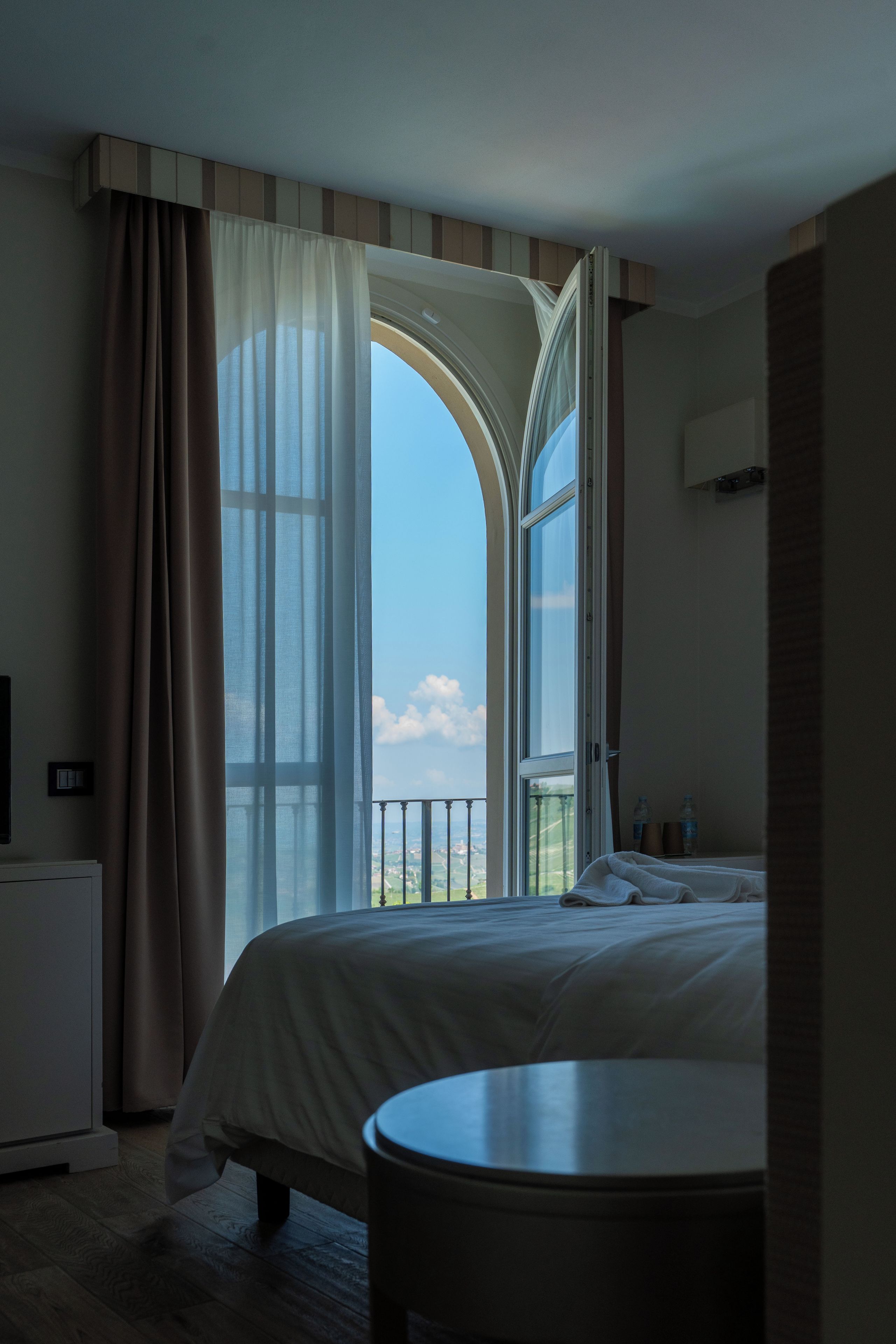 Chambre Confort Double ou avec lits jumeaux, vue colline