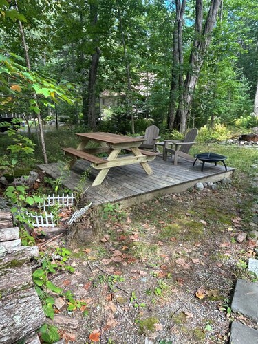 Cozy, pet-friendly, tranquil home minutes to downtown Bar Harbor & Acadia.