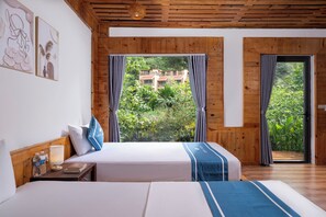 Deluxe Triple Room, Patio, Mountain View | Soundproofing, WiFi - Hang Mua Green Garden Homestay (Ninh Binh)