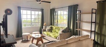 Cozy 3BD/2BTH home in beautiful Kona, 5mins to Ellison Onizuka Int'l Airport
