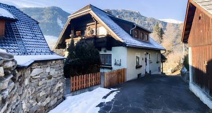 Holiday Apartment 'Haus Bergliebe' with Mountain View and Wi-Fi