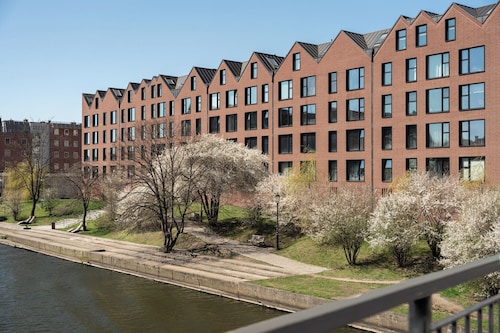 Wintera Residence - River View Apartment