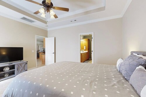Bella Vista Retreat | Bike-In/Out & Game Garage