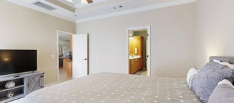 Bella Vista Retreat | Bike-In/Out & Game Garage