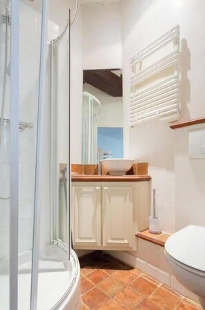 Bathroom - BRIGHT & ELEGANT 63M² PARISIAN RETREAT (Paris)