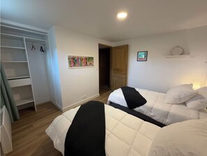 Unclassified image, 3 of 8, button - Vrbo Property (Briscous)