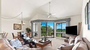 TV - Wailea Blue Golf Course Condo-Walk to Shops, Beach (Wailea-Makena)