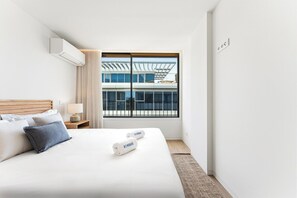 Room - Modern Family Apartment in Canidelo, Porto (Canidelo)