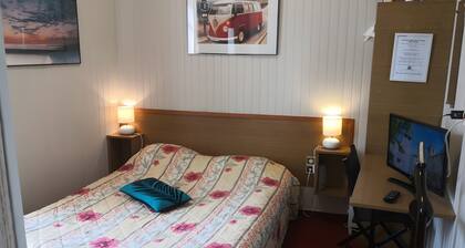 Bed and Breakfast 'Blanche De Castille' with Shared Terrace, Shared Garden and Wi-Fi