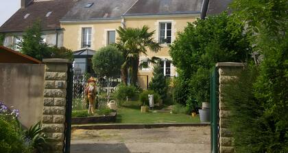 Bed and Breakfast 'Les Thibault' with Shared Terrace, Shared Garden and Wi-Fi