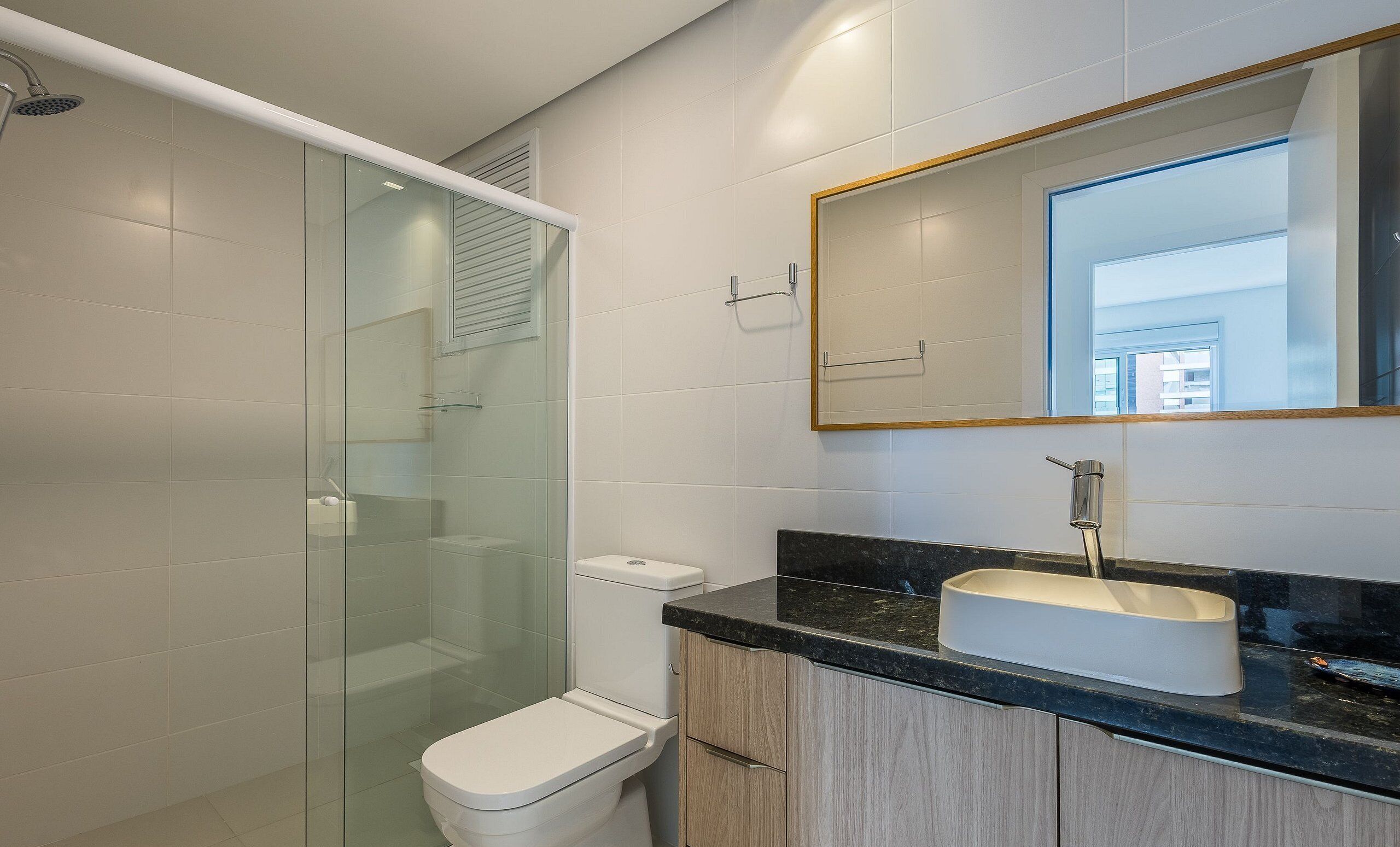 Apartamento básico | Banheiro | Chuveiro 