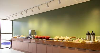 Premium Room with Free Buffet Breakfast and 2 Pools – 4 km from Regional Airport