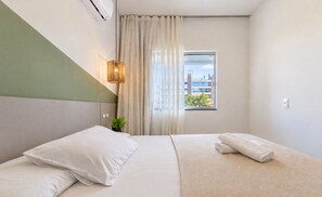 Room - Studio w/ Pool nr Beach Bombinhas Vec112 (Bombinhas)