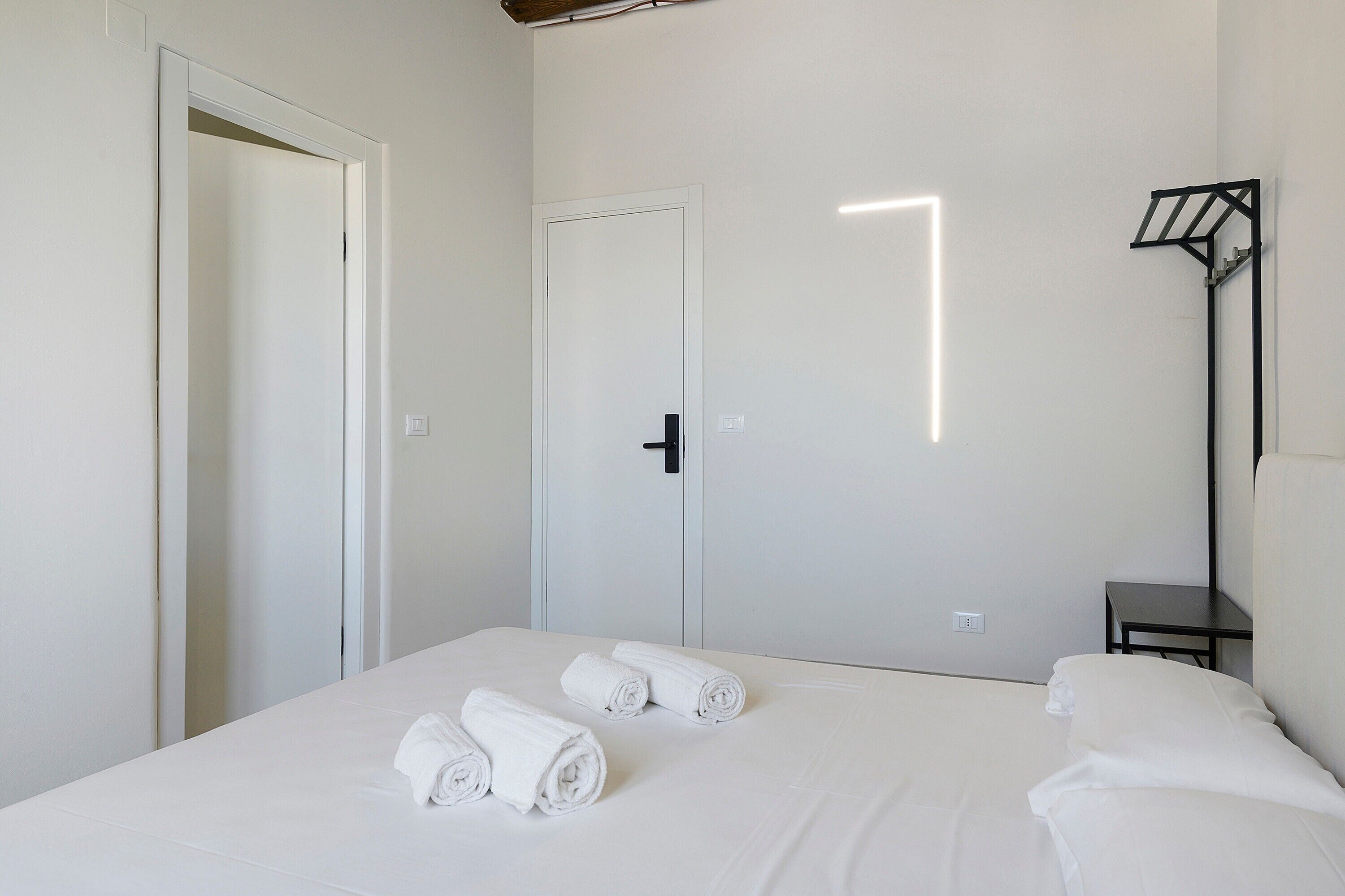 WiFi, bed sheets