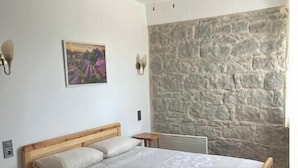 Room - Stone House, Lavender Guest House in the center of Imroz (Çanakkale)