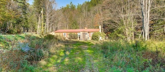 Hike, Ski, Unwind: Rustic Cabin w/ Deck - Chester!