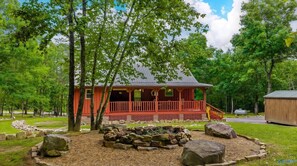Exterior - Cozy 3-bedroom cabin in gorgeous Little River Canyon with Hot tub (Fort Payne)