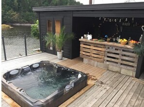 Bain à remous extérieur