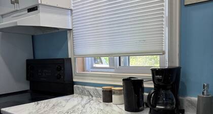 1 Bedroom Apartment in Motel, 4 minutes walk to the beach, Port Elgin