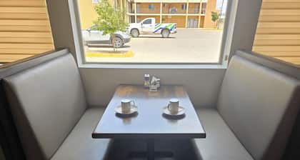 Magnolias Suites Hotel