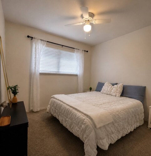 Bright & Comfortable Retreat - 2BR Apartment