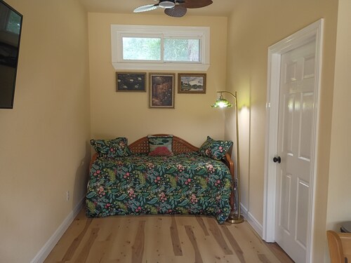 Private Woodland Cottage—Secluded Yet 5 Minutes from Town