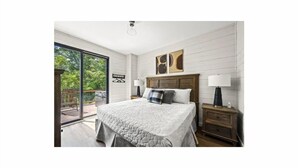 Room - Serene 3-bedroom house with AC in beautiful Sevierville (Sevierville)