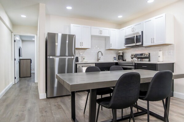 Private kitchen - Cozy 2-bedroom Hotel Suites in charming Steamboat Springs (Steamboat Springs)