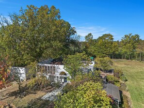 Exterior - Perfect 4-bedroom house in Ann Arbor just steps from THE BIG HOUSE! (Ann Arbor)