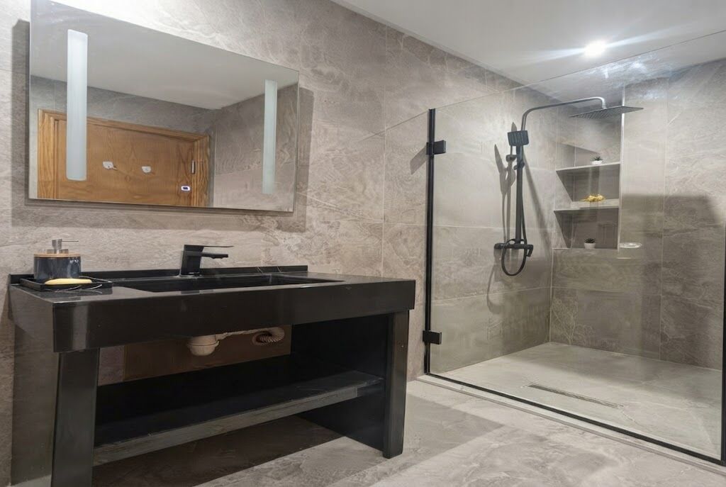 Deluxe Penthouse, Beach View | Bathroom