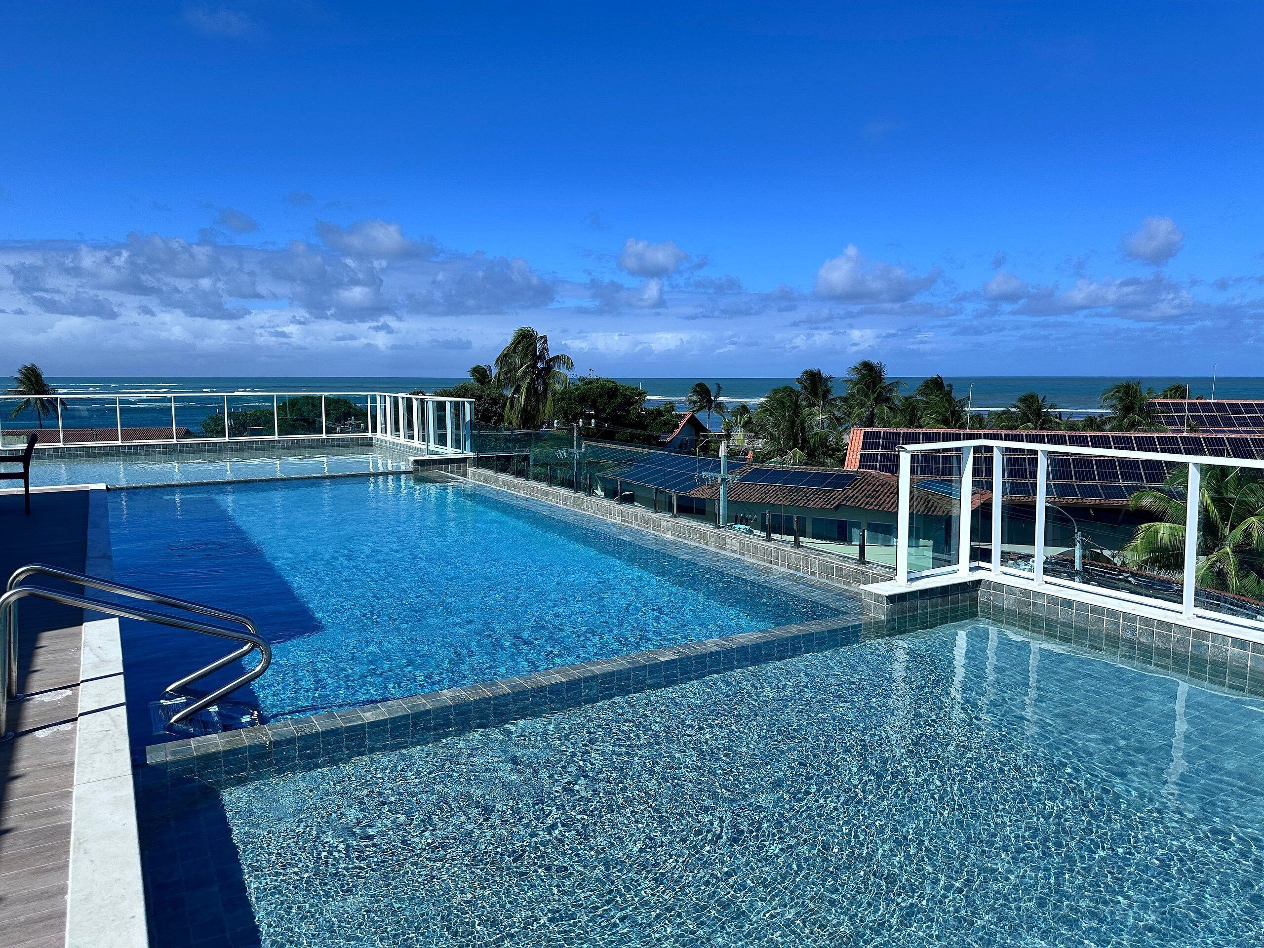 2 outdoor pools