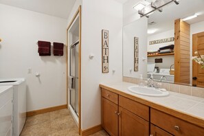 Unclassified image, 5 of 20, button - Spacious 5-bedroom house in charming Gilford NH (Gilford)
