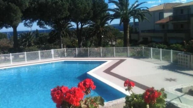 Unclassified image, 1 of 30, button - Vrbo Property (Roquebrune-sur-Argens)